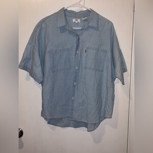 Levi’s Women’s Short Sleeve Chambray Button Up Shirt